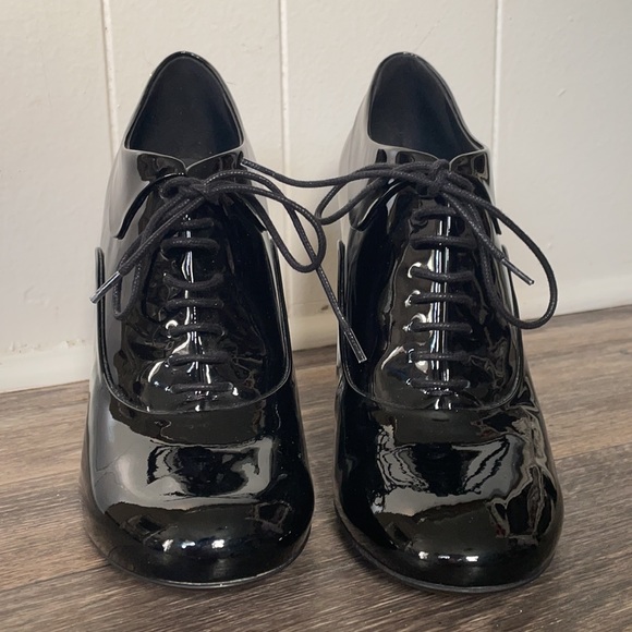 NEW Vintage Chanel Patent Leather Oxford Heels Pearl Mary Janes Stiletto 41 Rare - Picture 3 of 6